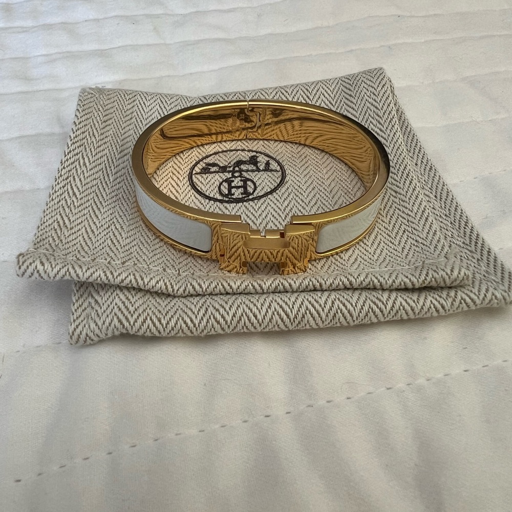 Hermes Clic H, white with gold, size pm
